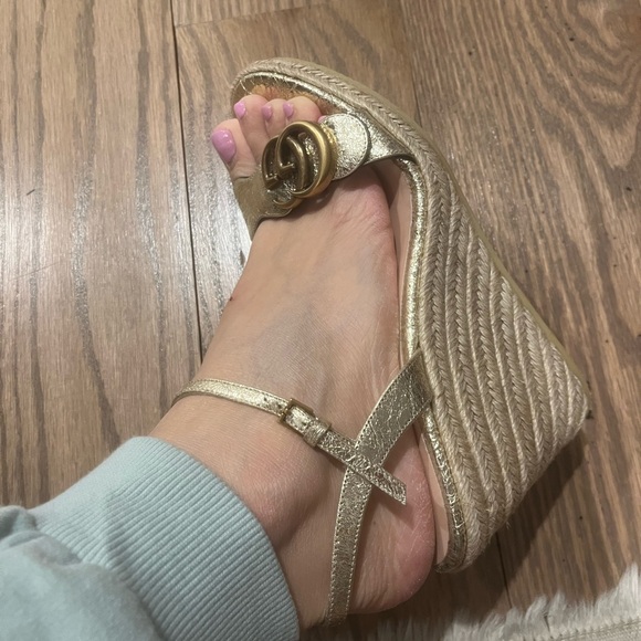 Gucci Gold Women's Sandals - Picture 7 of 7
